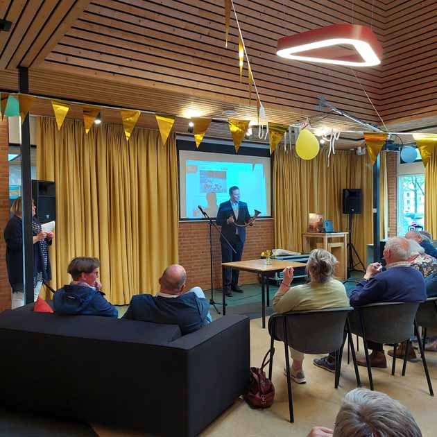 De wethouder met de Boerhoorn in de aanslag